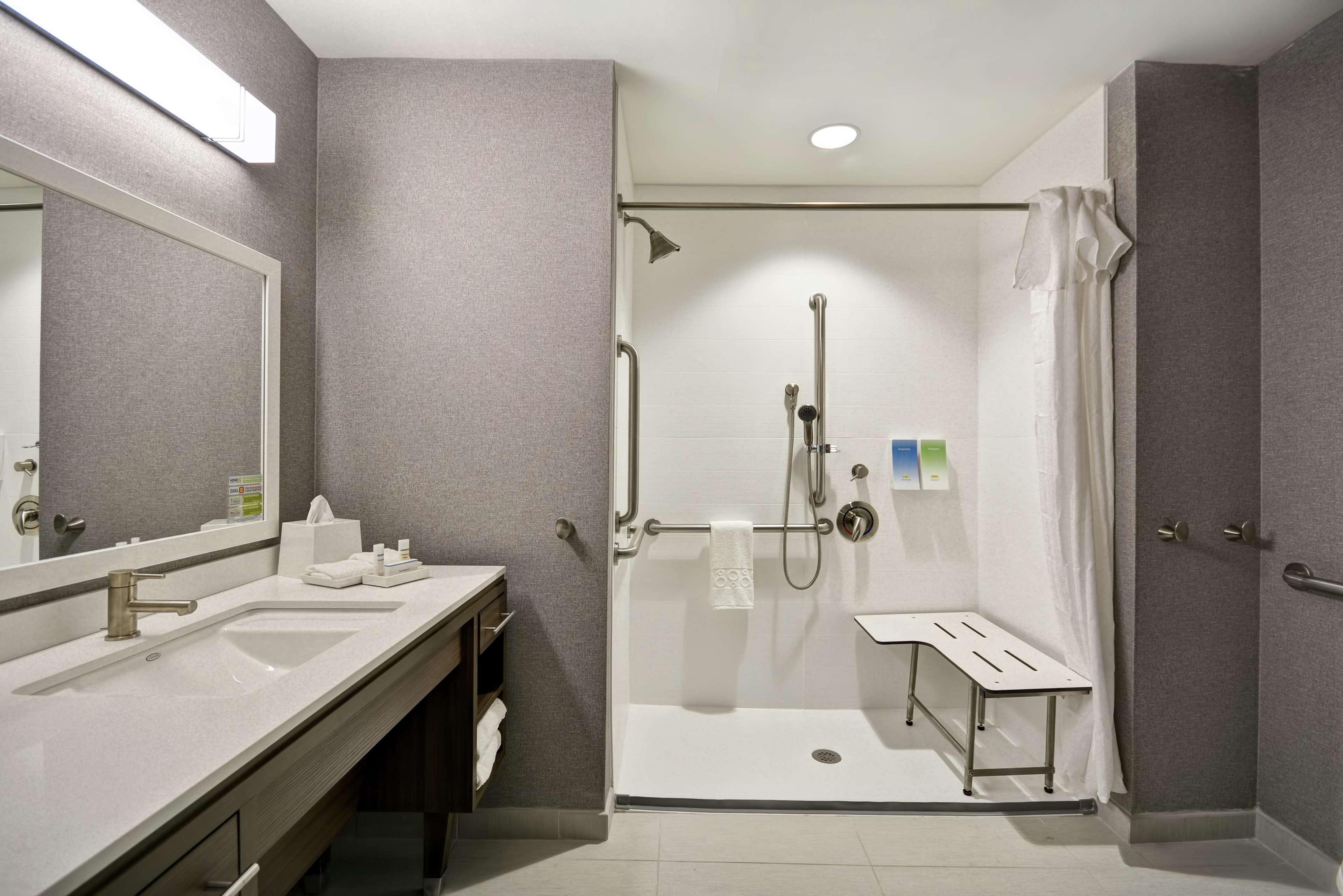 Home2 Suites By Hilton Queensbury Lake George Eksteriør bilde